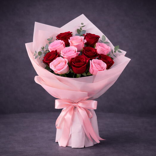 Crimson Blush - Ramo de 11 rosas