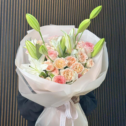 The Jumeila Sunset Bouquet