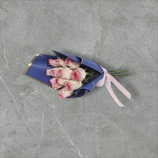 Букет из 11 двухцветных роз