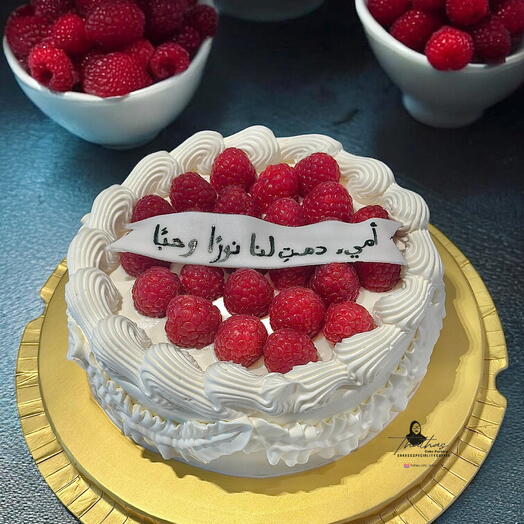 Rose berry Vanilla Cake