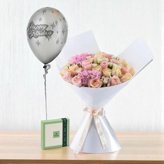 Букет ко дню рождения Очарование цветущего персика   Шоколадное комбо