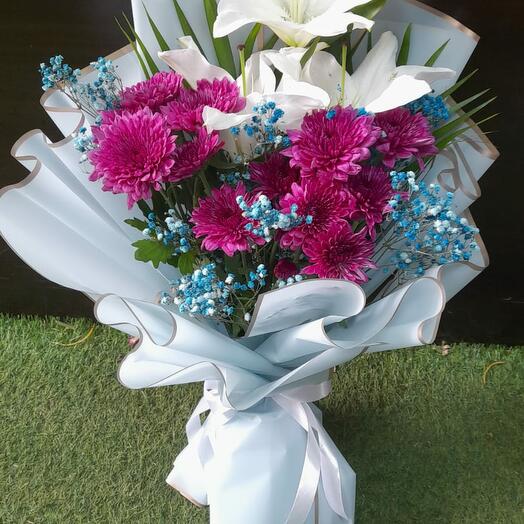 Букет белых лилий