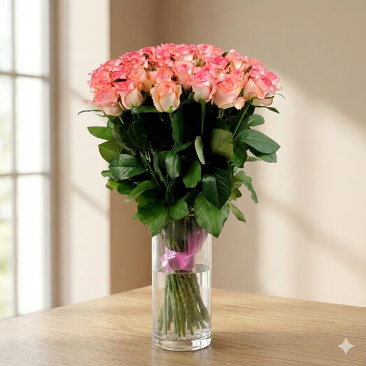 Премиум 51 розовая роза в роскошной стеклянной вазе