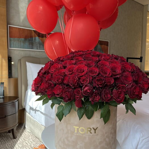 151 red roses "Petals and Clouds"+balloons