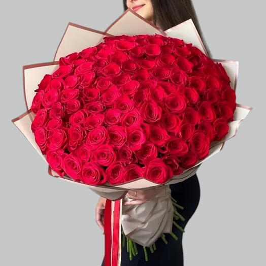 Bouquet luxueux de 125 roses rouges pour la Saint-Valentin
