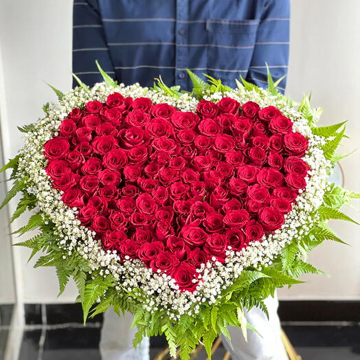 Roses rouges en forme de cœur exclusives