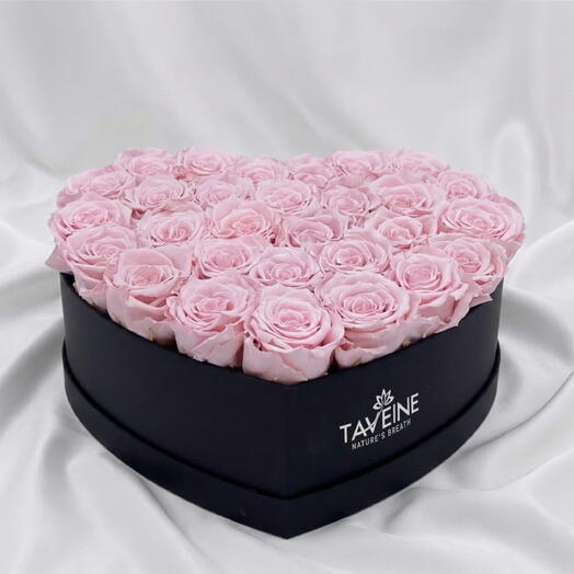 Luxury Pink Roses in Heart Box