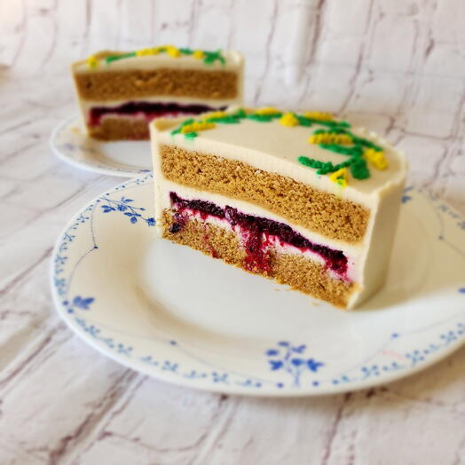 Almond- berry vegan cake