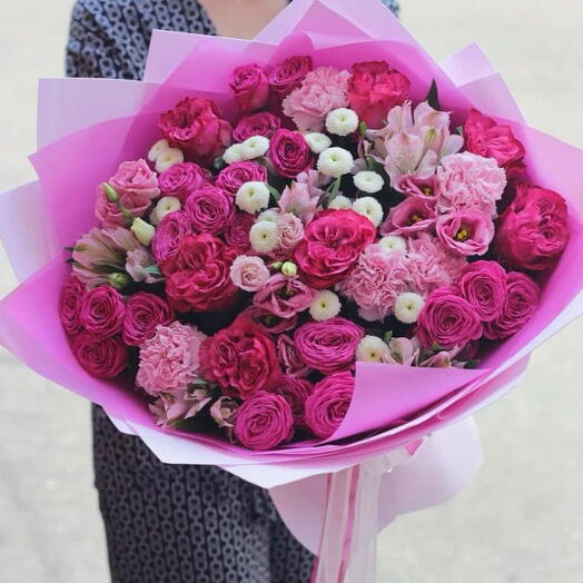 SPERY ROSES   CHANDINE IN A BQT