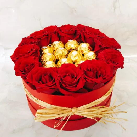 Chocolate Ferrero de San Valentín con rosa roja