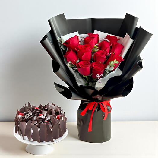 Combo gâteau et roses classiques d'anniversaire