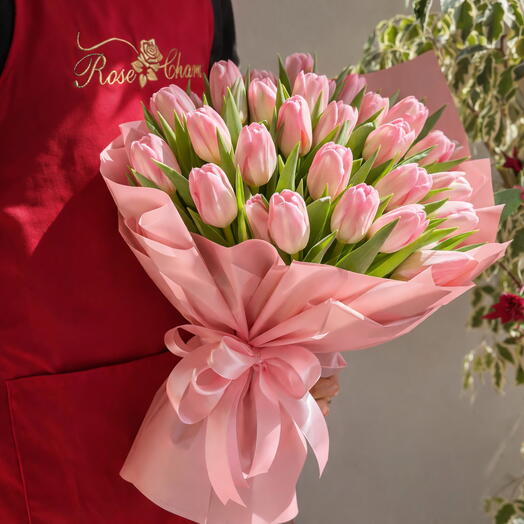 Букет из 15 нежно-розовых тюльпанов