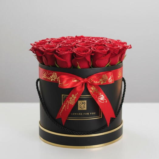 21 rosas rojas en caja negra | Entrega de flores de lujo en Dubái