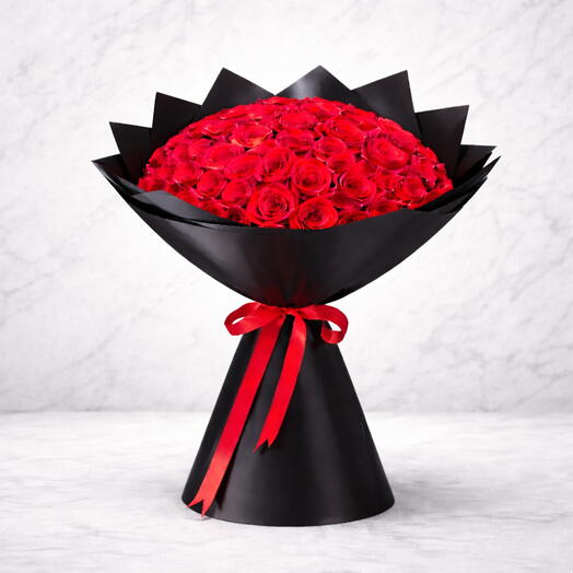 51 roses rouges en noir