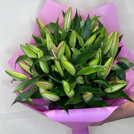 BLUE WRAPPING HAND LILLY BOUQUET