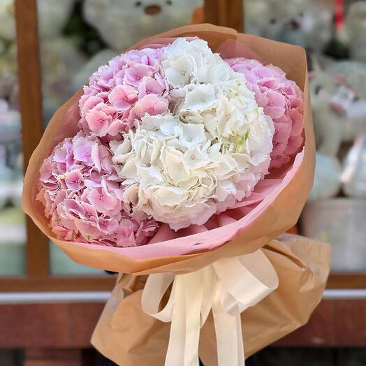 Гортензия в букете