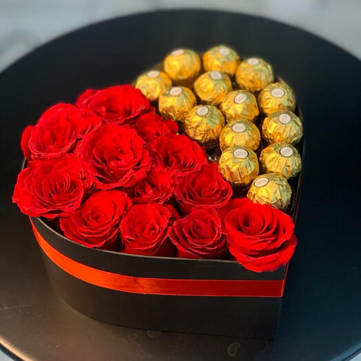 Sweet Zephyr red roses Flower Box combo