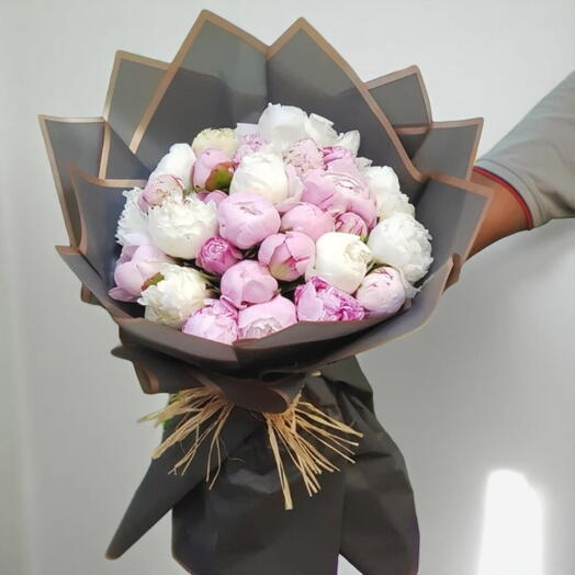 Bouquet de pivoines roses et blanches