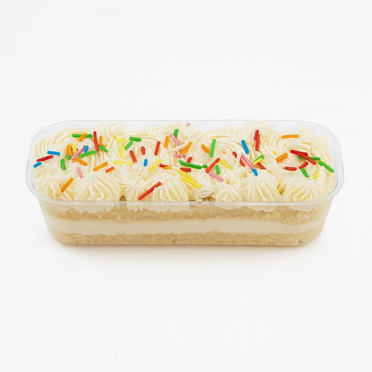 Кусочек ванильного праздничного торта