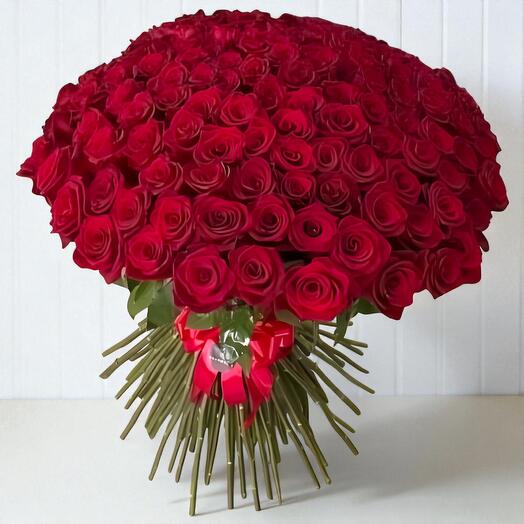 Red Rio – 100 Premium Red Roses Bouquet