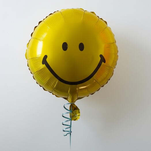 Фольгированный шар с улыбающимся смайликом - желтый праздничный шар | Подарки на день рождения в Дубае | Flowwow