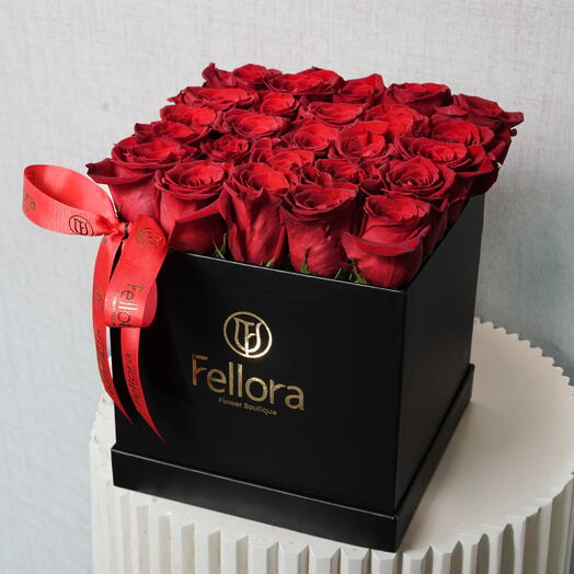 25 Red Roses In Black Box-1422
