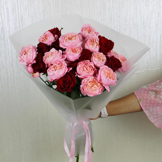 Julietta Spray with Red Rose Bouquet 1156