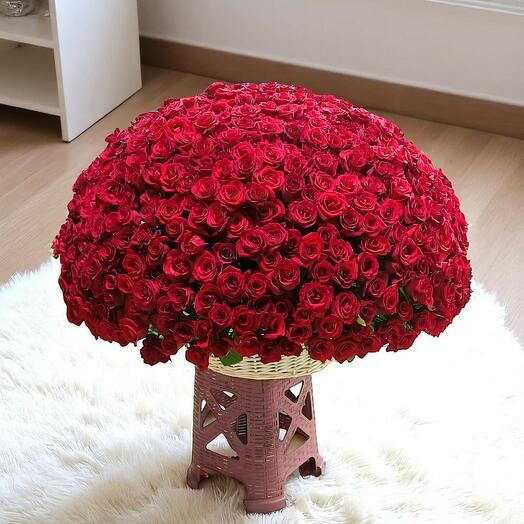 Корзина из 175 красных роз