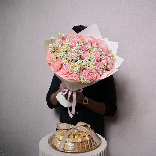 Julieta Roses   Tanacetum Bouquet with Luxury Chocolate Gift Platter (1 kg) Combo  6850