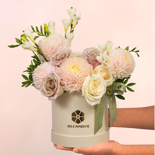 Коробка нежно-розовых цветов Кутюр