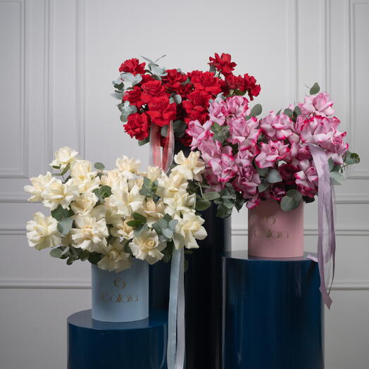 Небесный,Глубокий пурпурный,Алый цветочный бокс-Доставка в тот же день