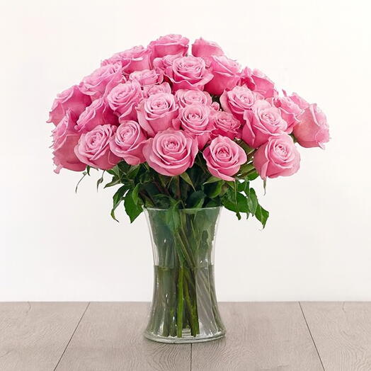 51 Pink roses in vase