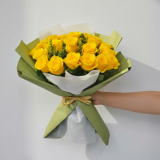 Sunshine Glow – 21 Yellow Roses Bouquet