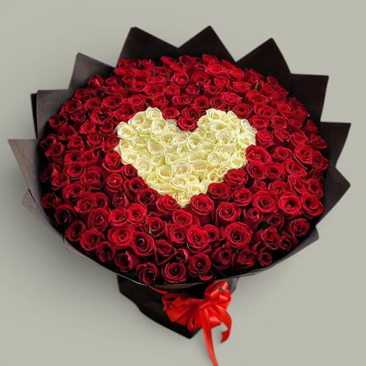 Сердце внутри розы