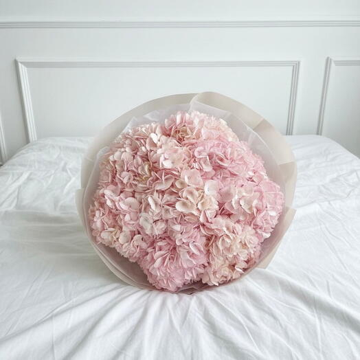 Flowers bouquet with pink hydrangeas 11 pcs