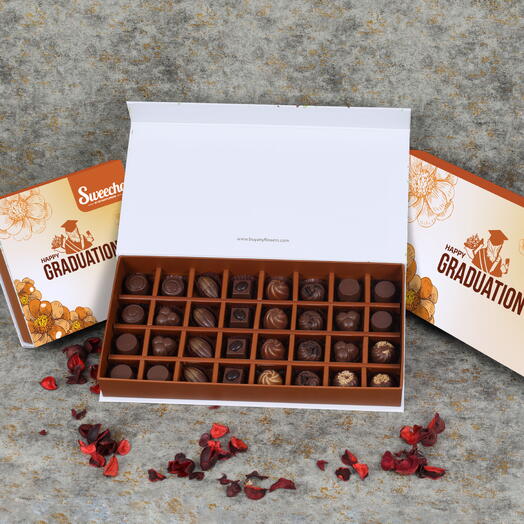 Премиальное ассорти шоколадных конфет к выпускному 32 шт от Sweecho