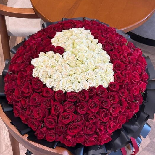 RRed bouquet with White heart