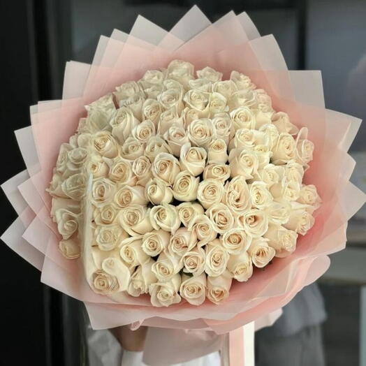 Букет Adoration из 101 белой розы на годовщину или день рождения