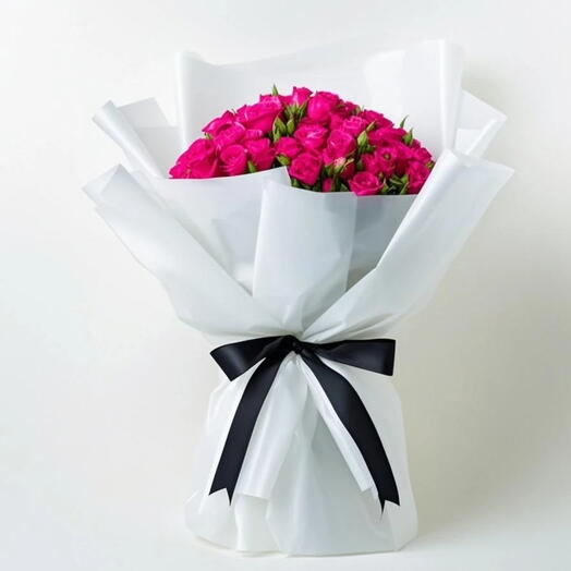 Букет из 101 очаровательных красных кустовых роз для неё