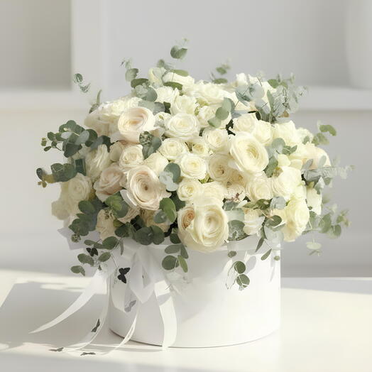 Коробка уважения из 41 белой розы