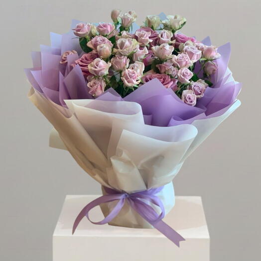 Spirit _ Букет премиум фиолетовых роз с нежно-розовыми спрей-розами