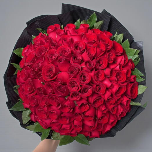 Букет из 100 красных роз