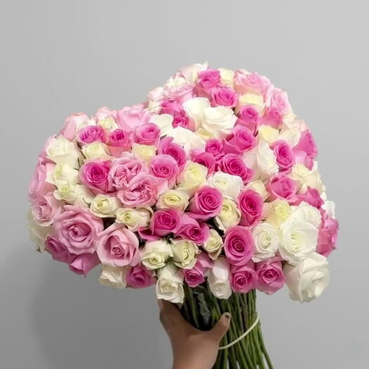 Букет роз в форме сердца