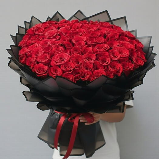 Большой букет красных роз