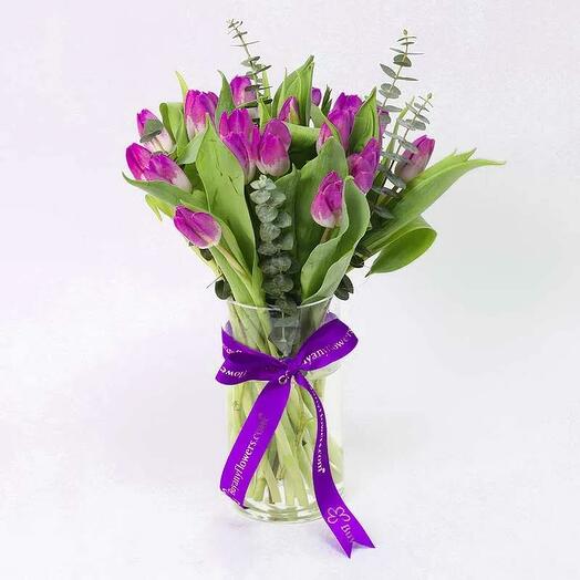 Лес 21 фиолетовый тюльпан