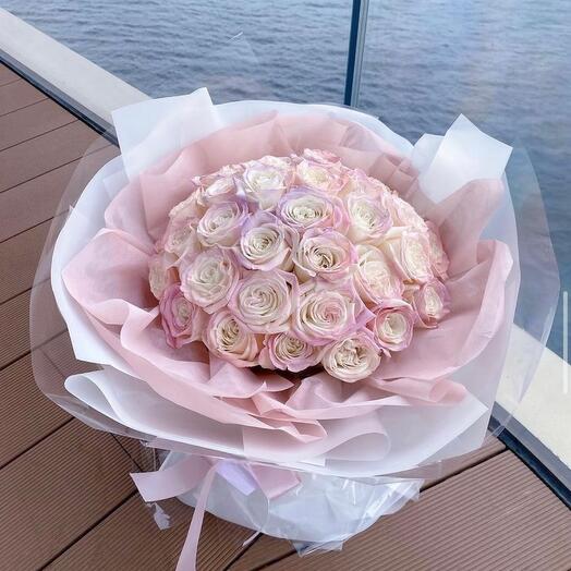 Bouquet of soft pink roses