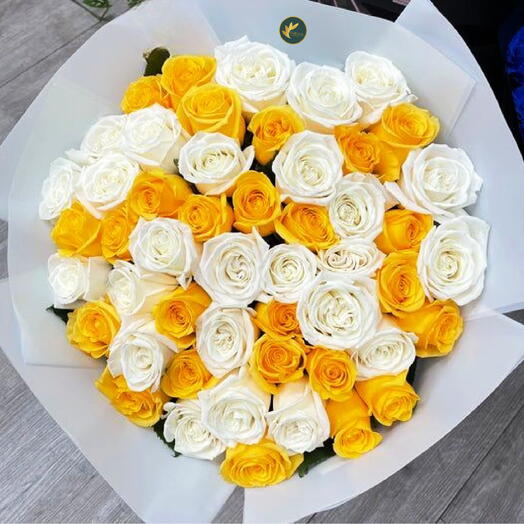 Bouquet de roses jaunes et blanches