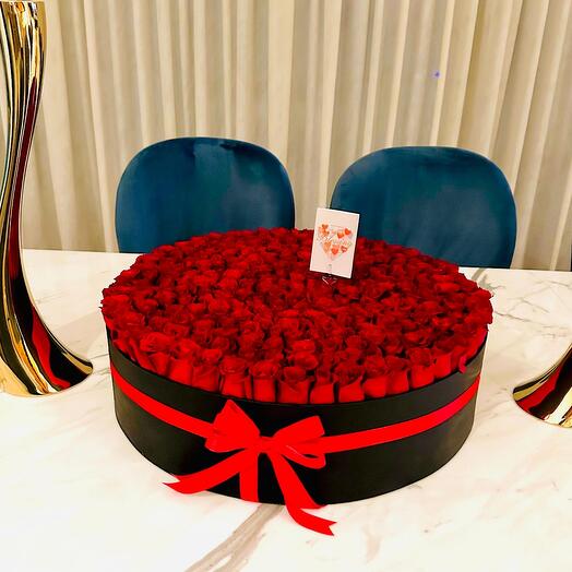 Luxury red roses  box