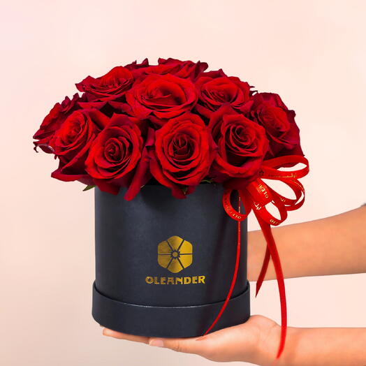 Роскошная коробка роз Кутюр маленькая