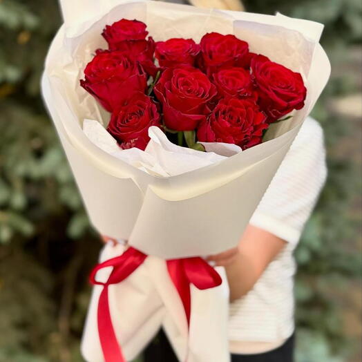 RED ROSES IN A NICE BQT